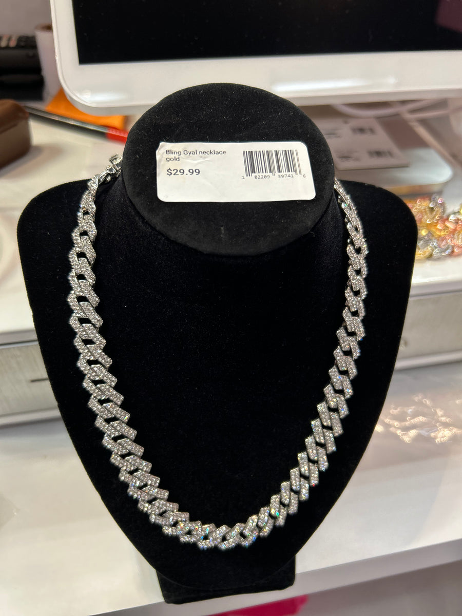 Savage Silver Neck